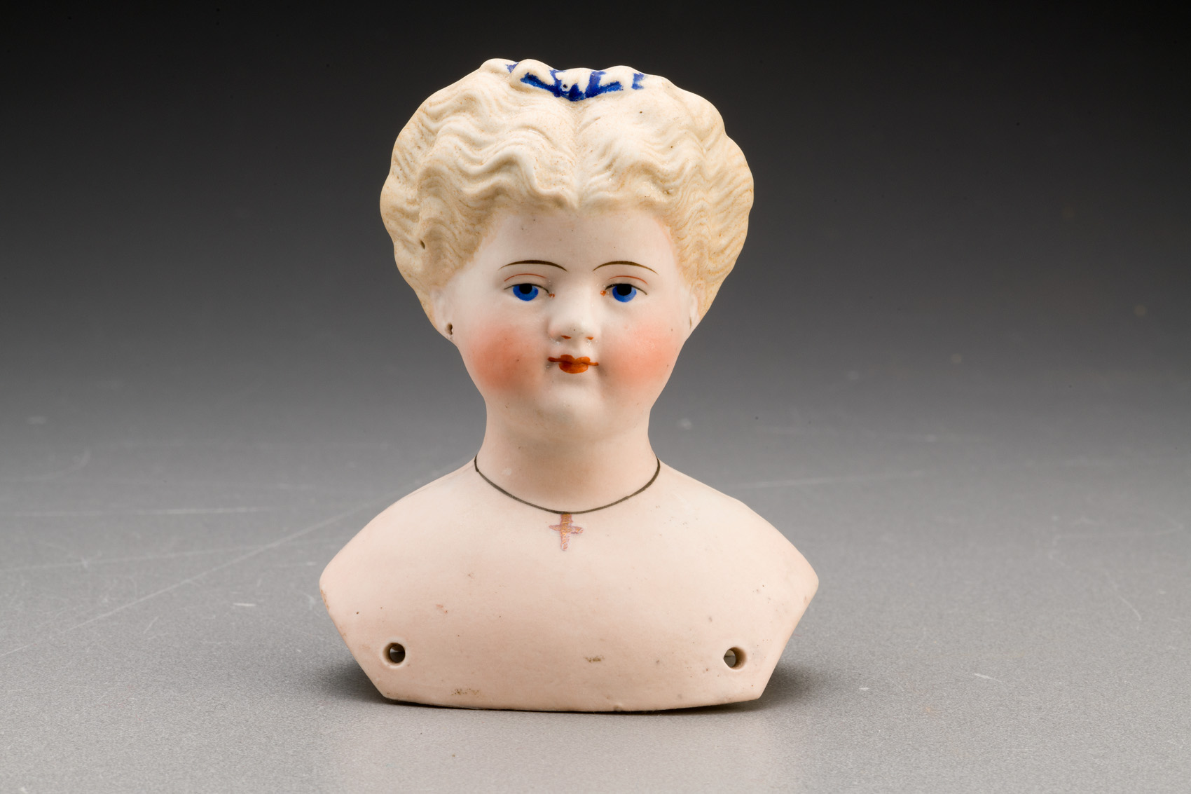 Porcelánová hlava historické panenky