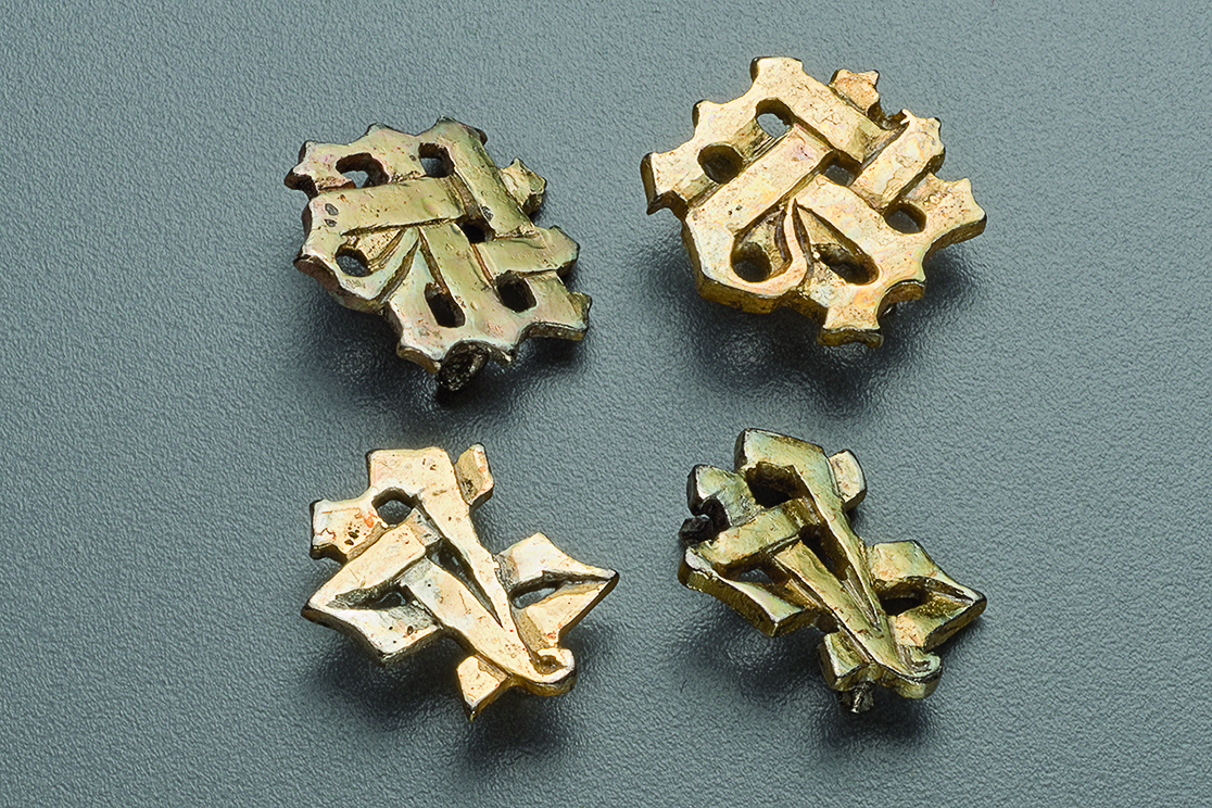 Plošné středověké šperky