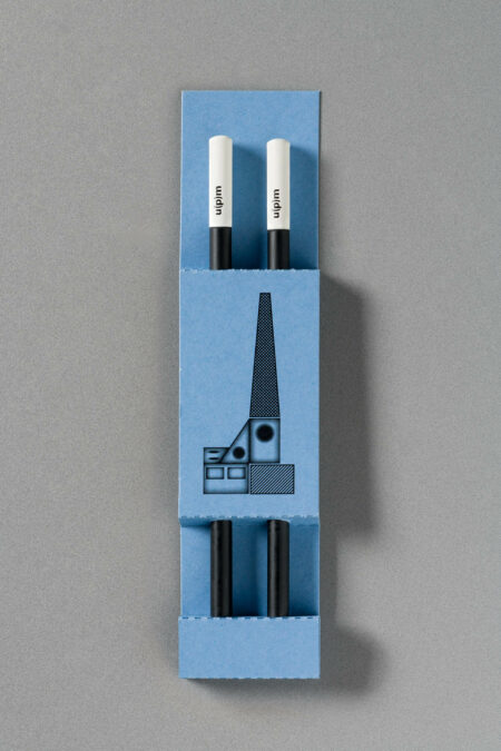 Dvě obyčejné tužky v dárkovém balení