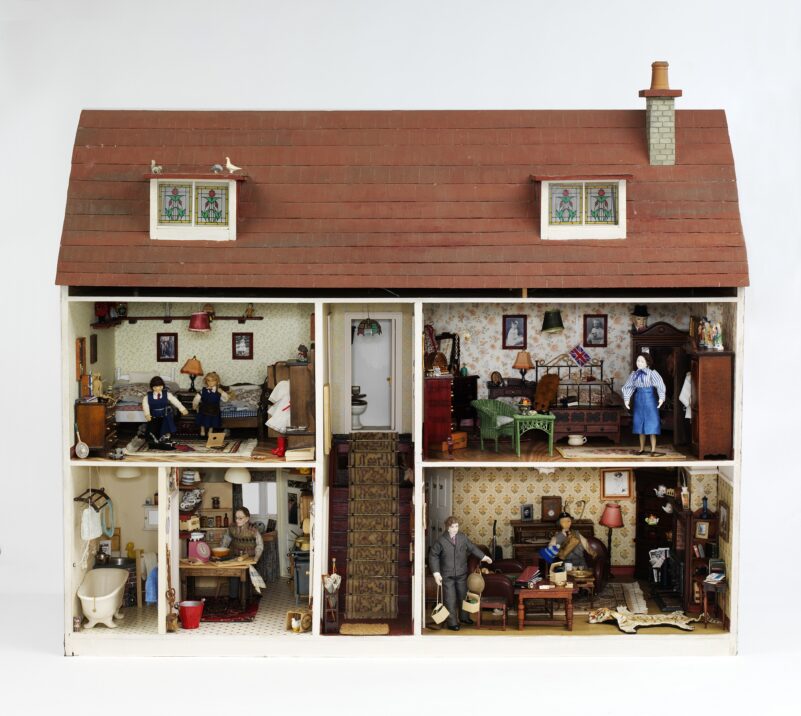 SMALL WORLDS: DOLL HOUSES FROM V&A MUSEUM OF CHILDHOOD